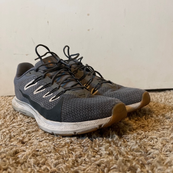 Nike Running Shoes - Picture 1 of 4